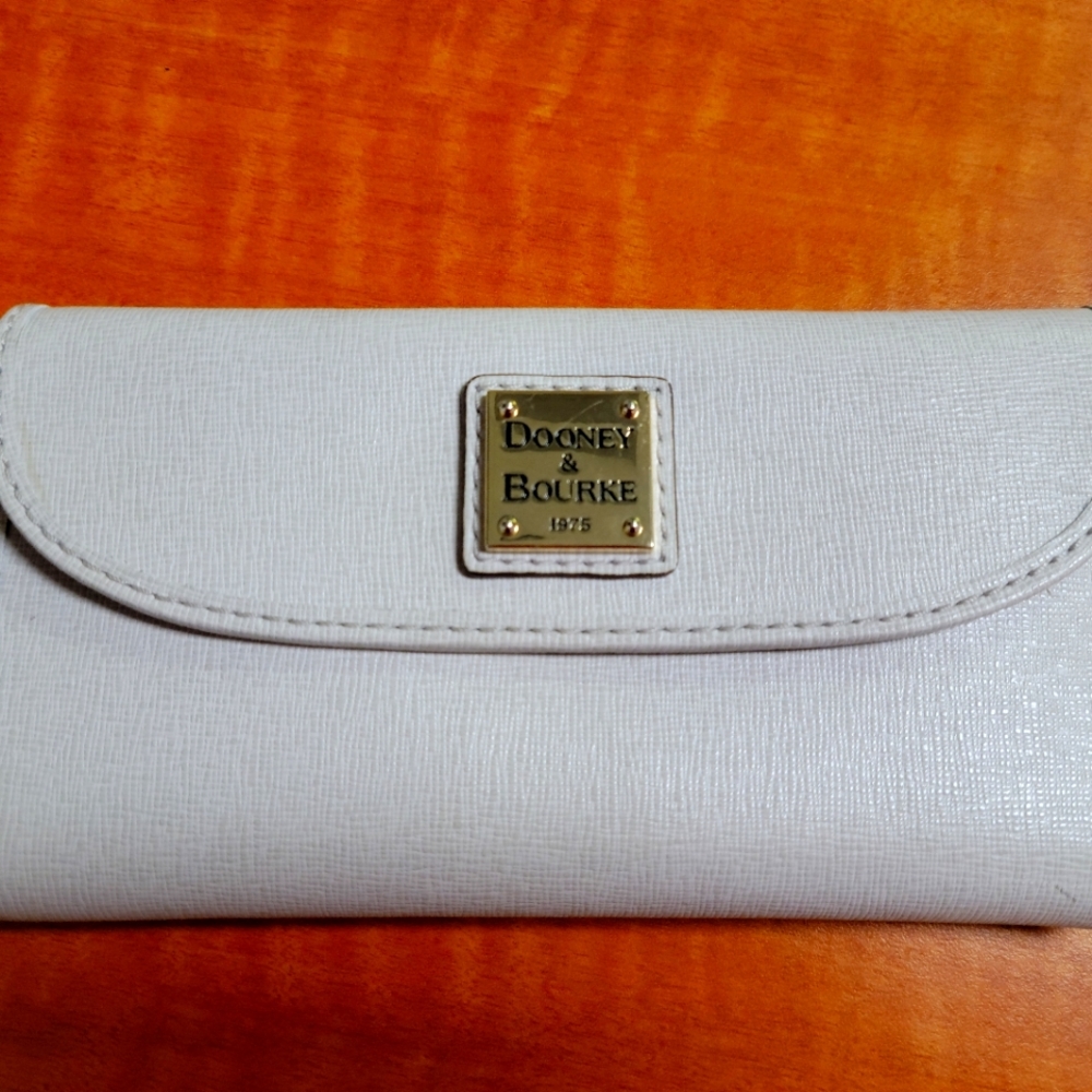 Dooney and Bourke wallet